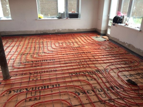 The initial start-up is carried out before the installation of the decorative coating