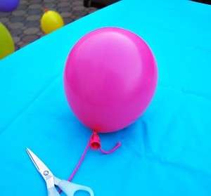 Beginnen met het opblazen van ballonnen van verschillende groottes