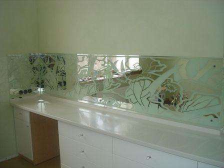 mirror glass to the kitchen - skinned