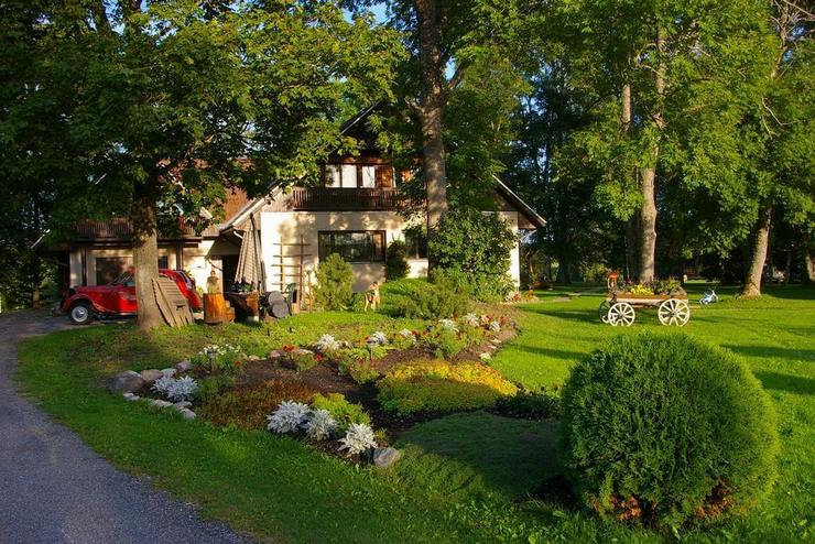 Country style (or rustic) in landscape design