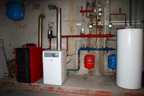 Underfloor heating from two boilers