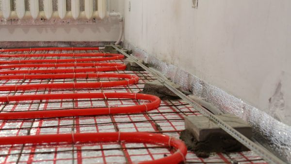 Installation of underfloor heating